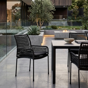 Fauteuil d'extérieur moderne noir tressé avec structure en tuyaux de fer, cordes synthétiques et coussin en tissu SR10 – Design artistique et décoratif - Product Image 2