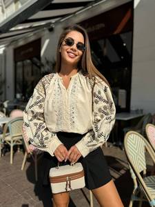 Blusa hecha a mano estilo Etno Beige Vyshyvanka para mujer ropa tradicional de Ucrania detalle bordado clásico cintura Natural - Product Image 2