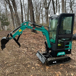 ENVÍO GRATUITO Mini Excavadora AGT QH13R Nueva con Certificación EPA y CE, Mini Excavadora de 1 Tonelada, Motor de Gasolina de 13 hp, Cabina Cerrada ROPS - Product Image 1
