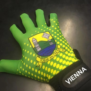 Gants de football gaélique et de hurling 2024 Premium en latex allemand antidérapant léger avec sangle de poignet réglable et logo personnalisé, vente chaude - Product Image 1