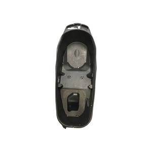 Compartiment à casque sous le siège d'origine Yamaha XMAX 300 2017 B74F473R0000, boîtes arrière pour moto - Product Image 1