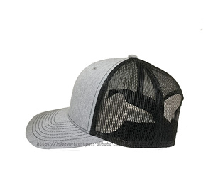 Chapeau de sport respirant en maille gris chiné avec logo personnalisable en gros, de haute qualité et style classique pour adultes, fabriqué au Vietnam - Product Image 3