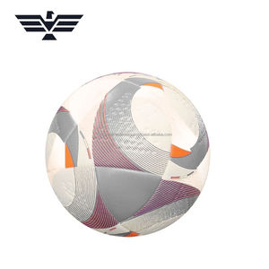 Ballon de football d'entraînement pliable professionnel personnalisable en gros, haute performance, en PU, cousu à la machine, pour une utilisation en extérieur - Product Image 1