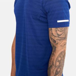 Camiseta de entrenamiento para hombre con tela de secado rápido: transpirable, duradera y perfecta para deportes, sesiones de gimnasio y aventuras al aire libre - Product Image 5