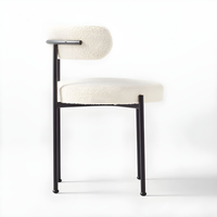 Chaise de salle à manger moderne et portable, rembourrée, avec structure métallique et dossier coussiné, idéale pour appartement, parc et hôtel