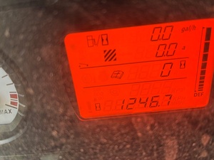 Découvrez des performances fiables du tracteur Massey Ferguson 4710 - Product Image 5