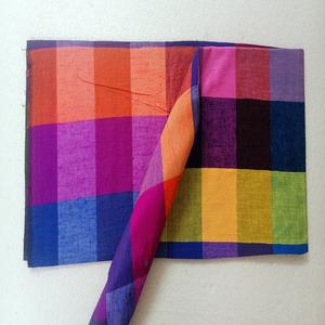 ผ้า SIk Dupioni บริสุทธิ์และผ้าแพรแข็งไหมในชิ้นตัดขนาด 1 เมตรถึง 2 เมตรในสี่เหลี่ยมหลากสี - Product Image 1