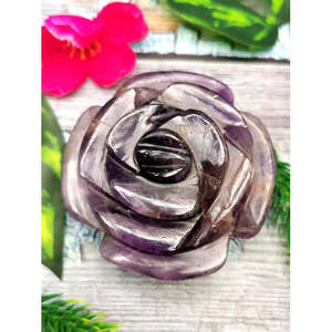Fleurs sculptées à la main en cristal d'améthyste : un mélange serein de beauté, de guérison et d'élégance pour la maison et les cadeaux - Product Image 3
