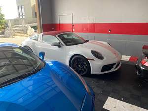 Porsche 911 Targa 4 GTS 2024, Transmisión Manual de 7 Velocidades, Motor de 6 Cilindros en Línea Twin-Turbo de 473 hp, Tracción en las Cuatro Ruedas, Paquete Premium, Sin Modificaciones - Product Image 5