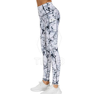 Mallas de Yoga de compresión de cintura alta ligeras de último diseño 2025 para mujer patrón sólido transpirable entrenamiento de secado rápido - Product Image 2