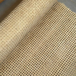 Sangle en rotin Matériau de canne naturel du Vietnam pour meubles d'armoire et design d'intérieur Sangle en rotin Finition artisanale - Product Image 1