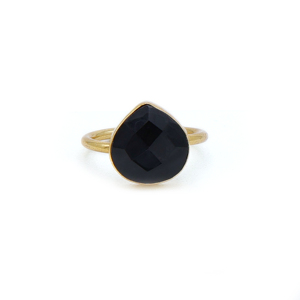 Anillo de compromiso de corazón de ónix Negro | Joyería de latón chapado en oro de 18 quilates | Kaashvi exporta proveedor de bodas y fiestas de color personalizado India - Product Image 1