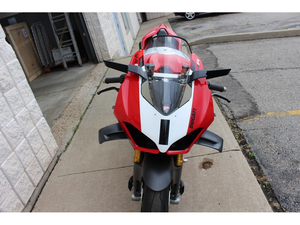 DUCATI PERFORMANCE 2024 V4R CON AKRAPOVIC Y CERO KILÓMETROS EN STOCK, SE ENVIARÁ POR CORREO - Product Image 6