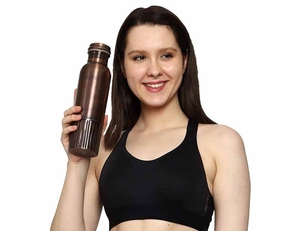 Bouteille d'eau en cuivre de 950ml de vente chaude avec base en relief brossé finition antique boisson directe pour les fêtes - Product Image 2