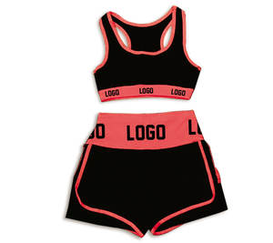 Conjunto de yoga activo para mujer cómodo y elegante para entusiastas del fitness Sujetador deportivo y pantalones cortos con logotipo en la cintura - Product Image 4