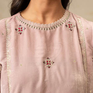 Ropa de Moda al por Mayor de Tela Transpirable, Traje Bordado Elegante para Mujer en Talla Adulta para Fiestas - Product Image 3