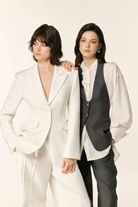 Ensemble élégant pour femmes, veste sans manches à col en V, pantalon de bureau, tenue formelle, vintage, noir, services OEM ODM au Vietnam - Product Image 3