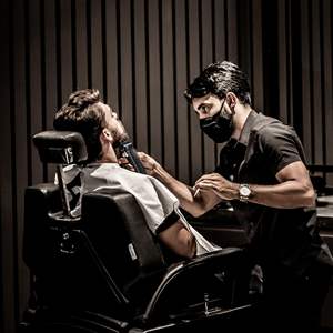 Tondeuse professionnelle sans fil pour cheveux et barbe, lame en T, pour hommes, avec USB, étanche IPX7, interface en français - Product Image 1