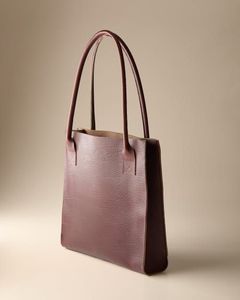 Bolso Tote Minimalista de Cuero - Product Image 1