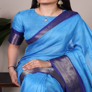 Sari VASTRA COTTAGE en tissu doux Marshmello avec un riche tissage Zari, avec un chemisier non cousu, tenue ethnique élégante - Product Image 2