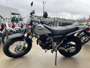 Nouvelles motos tout-terrain Yamaha TW200 2025 – Ventes authentiques - Product Image 2