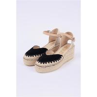 Espadrille à talon compensé fermé