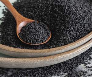 Nagilla Sativa egipcia Grado 1 Calidad superior Especias individuales Hierba seca Crudo Cocinar y comer Incluye pimienta negra Cúrcuma - Product Image 1