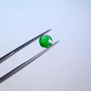 Esmeralda Natural fabricada en India redonda 6mm piedra preciosa suelta verde pulido para fabricación de joyas al por mayor - Product Image 2