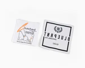 Venta al por mayor extremo pliegue troquelado ropa etiquetas centro pliegue tejido poliéster tela para prendas de vestir etiquetas - Product Image 2