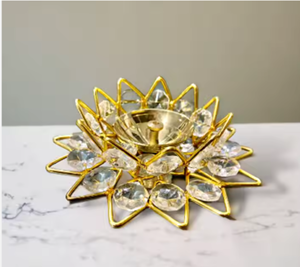 Oretrove Lampe à huile en laiton de petite taille fabriquée à la main Crystal Star Diya Deep Jyot Lanterne décorative en métal pour Noël Diwali - Product Image 2