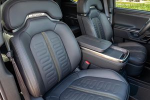 2023 ri VI รุ่นผจญภัย R1T AWD เกียร์อัตโนมัติรถระยะต่ำพวงมาลัยซ้ายสภาพก๊าซ/ไฟฟ้ามืด - Product Image 4