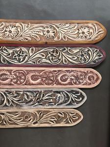 Ceintures en cuir gaufré sur mesure avec motif distinct et finition de couleur turquoise. Inactif pour la revente par les créateurs de mode - Product Image 6