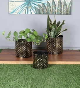 Jardinières en métal fabriquées à la main exclusives de haute qualité disponibles rehaussez votre espace avec une jardinière suspendue à la mode - Product Image 3