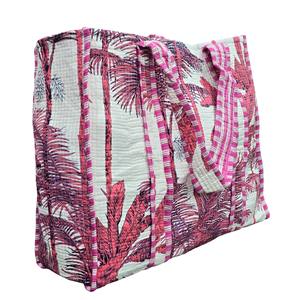 Bolsa de Mano Acolchada de Algodón con Estampado Tropical Hecha a Mano en India, Bolsa de Compras - Product Image 2