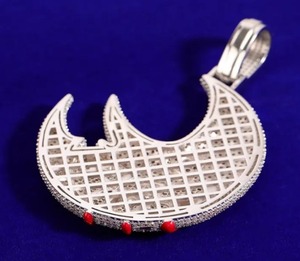 Iced Out Big Moon Blood Colgante Collar Joyería y accesorios para hombres - Product Image 3