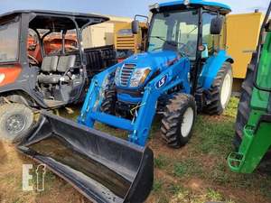 Tractor Agrícola Compacto LS XJ25HST en Venta, Nuevo Tractor LS XJ25 con Transmisión Hidrostática, Cargador Frontal y Cabina para Servicio en Invierno - Product Image 2