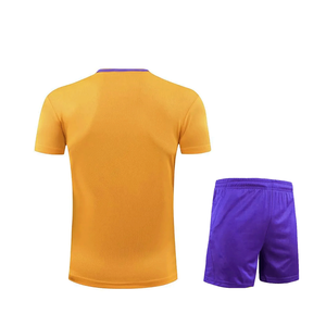 Vêtements de tennis respirants en polyester sublimé personnalisés uniformes unisexes de tennis de table et de badminton ensembles de t-shirts et de shorts de sport pour femmes - Product Image 3