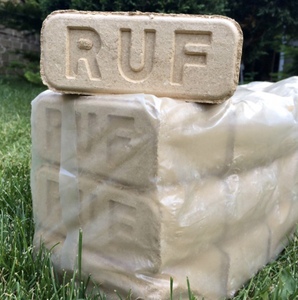 Briquetas de madera de coníferas de 10 kg para estufa de chimenea Calefacción RUF Briquetas de madera Producto de energía ardiente a la venta en Países Bajos - Product Image 6