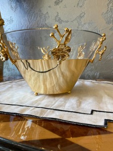 Lujoso soporte de chocolate hecho a mano en forma redonda con soporte de chocolate pulido dorado para servir chocolate y postre - Product Image 2