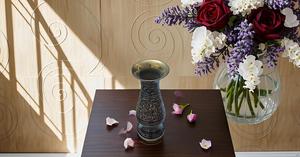 Vase à fleurs en laiton antique Bidri Nakkashi fait à la main - Écologique, résistant à la rouille, décoration pour la maison, le bureau, les mariages - Product Image 2