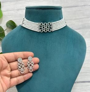 Ensemble de collier et boucles d'oreilles de qualité supérieure, finition argentée, pierres CZ, collection de bijoux de mariage pour femmes - Product Image 2