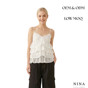 Camisola de chifón con lunares y volantes para mujer, diseño estético coqueto con ribete de encaje, ideal para uso casual de verano. - Product Image 1