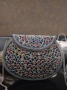 กระเป๋าคลัทช์โมเสกโลหะทองเหลืองสั่งทำมีให้เลือกหลากหลายดีไซน์เหมาะสำหรับการขายต่อโดยร้านเครื่องประดับแฟชั่น - Product Image 3