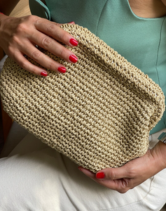 Pochette en raphia fait à la main, sac pochette, sac nuage au Crochet, pochette boulette fête, sac tissé - Product Image 1