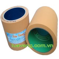 Le rouleau en caoutchouc de moulin à riz d'étiquette vietnamienne s'assemble à l'intérieur de la fraiseuse de riz produite au Vietnam avec la technique moderne