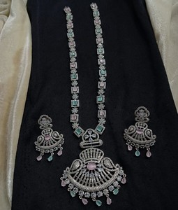 CONJUNTO DE COLGANTE DE DIAMANTE americano COLGANTE AMERICANO TRADICIONAL Y CONJUNTO DE COLGANTE CLÁSICO CHAPADO EN PLATA PARA MUJER Y NIÑA Y CONJUNTO DE JOYERÍA - Product Image 1