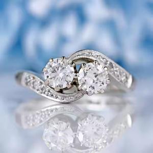 Bague de fiançailles en argent 925 avec diamant Moissanite en plaqué or pour proposition de petite amie - Product Image 1