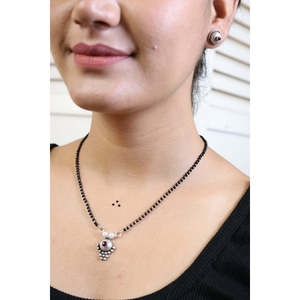 Mangalsutra con Motivo Maharashtriano en Plata 92.5, Joyería Cultural Coleccionable - Product Image 1