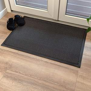 Tapis d'entrée Kolchuga 3D anti-dérapant avec support TPE, 45x75 cm, noir - Product Image 3