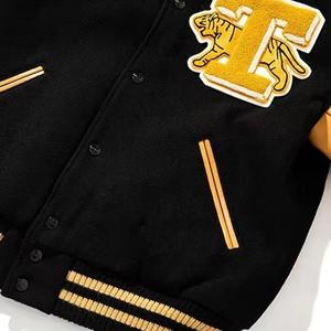 Veste universitaire en cuir à manches longues avec logo personnalisé à 100%, col montant et position du logo sur le devant, coupe-vent, respirante, manteau d'hiver - Product Image 4